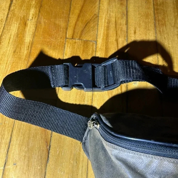 Authentic vintage Fendi waistbag fanny  pack bum bag - Picture 9 of 16